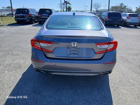 Used 2018 Honda Accord Touring image 5