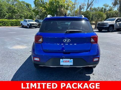 Used 2022 Hyundai Venue Limited FWD image 5