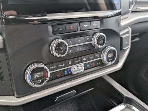 Used 2024 Ford Expedition XLT AWD/4WD image 17