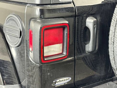 Used 2022 Jeep Wrangler Unlimited Sahara AWD/4WD image 49