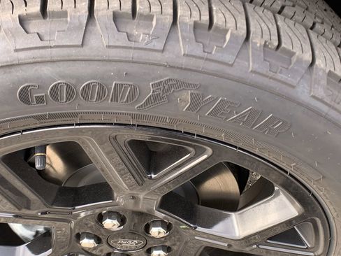 New 2025 Ford Maverick XLT w/ XLT Luxury Package image 13