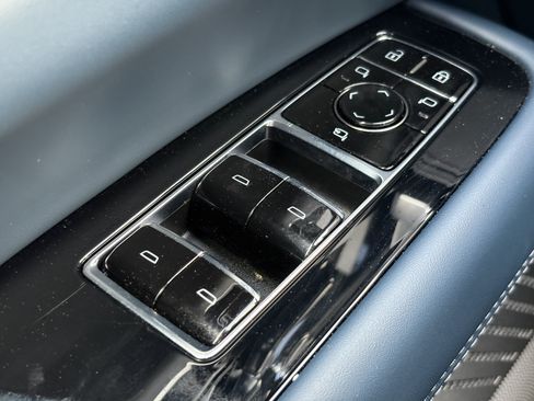 Certified 2025 Cadillac Escalade IQ Luxury 2 w/ LPO, Premium Carpet Package AWD/4WD image 31