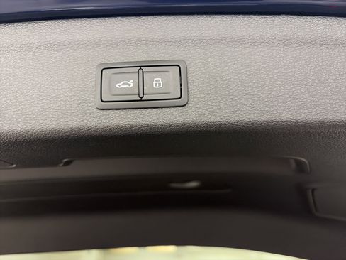 Certified 2025 Audi Q3 2.0T Premium w/ Convenience Plus Package image 31