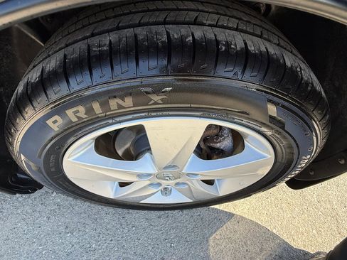 Used 2013 Hyundai Elantra GLS w/ Preferred Pkg FWD image 38