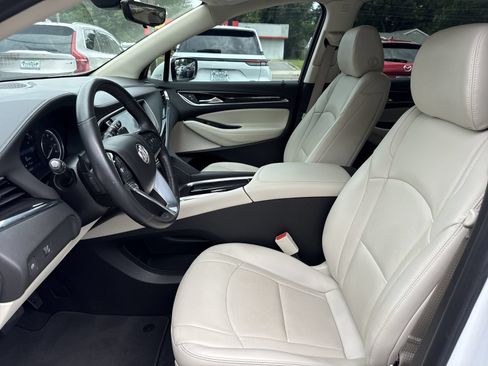 Used 2024 Buick Enclave Essence w/ Technology Package FWD image 9