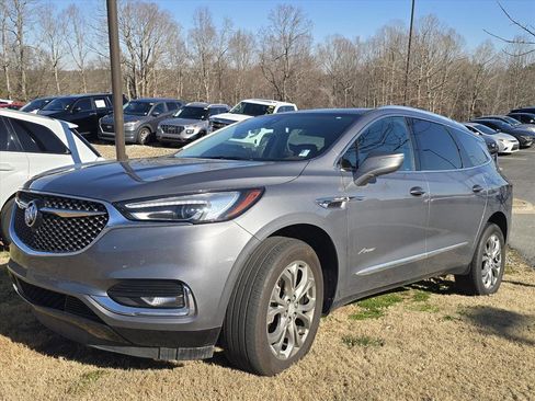 Used 2018 Buick Enclave Avenir w/ Avenir Technology Package image 3