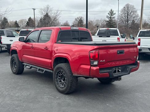 Used 2019 Toyota Tacoma SR image 5