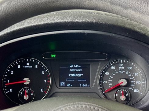 Certified 2020 Kia Sorento LX image 12