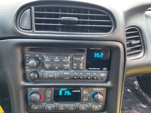 Used 1998 Chevrolet Corvette Convertible w/ Memory Pkg image 18