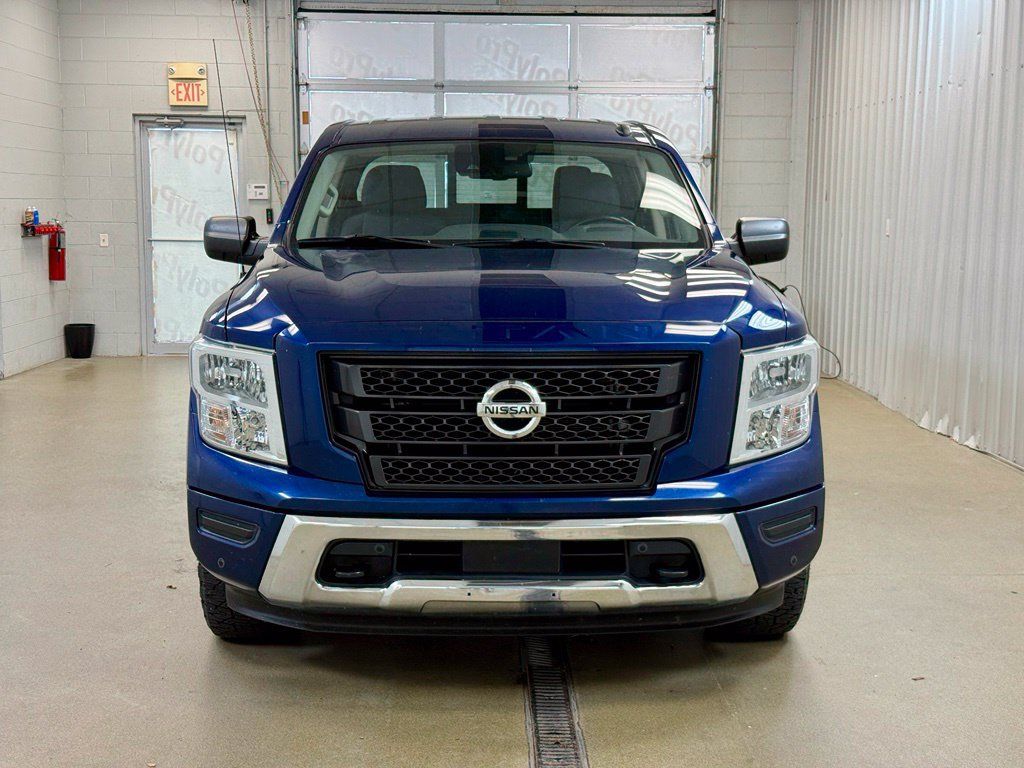 Used 2021 Nissan Titan SV w/ SV Convenience Package AWD/4WD image 2