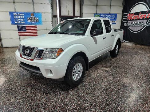 Used 2016 Nissan Frontier SV w/ SV Value Truck Package AWD/4WD image 3