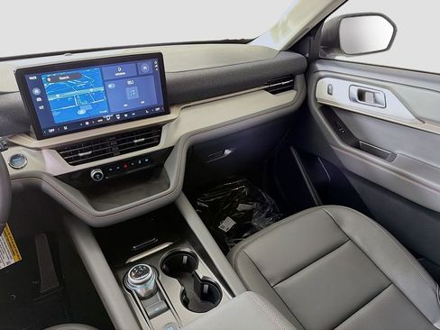New 2025 Ford Explorer Active w/ Active Comfort Package image 24
