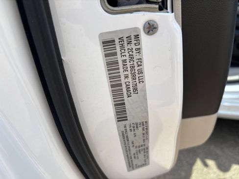 Used 2024 Chrysler Pacifica Touring-L image 29