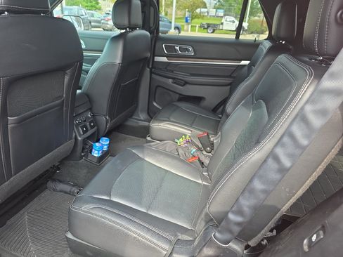 Used 2017 Ford Explorer Limited w/ Equipment Group 301A AWD/4WD image 7