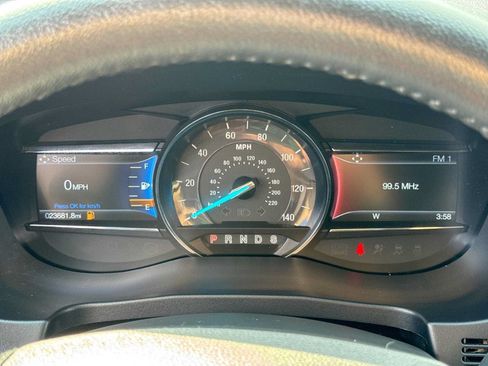 Used 2018 Ford Explorer XLT w/ XLT Technology Feature Bundle FWD image 34