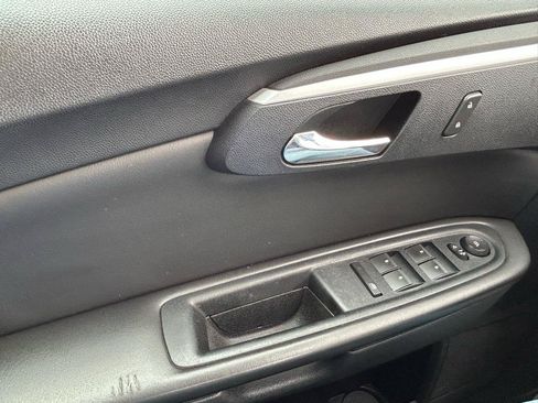 Used 2011 Chevrolet Traverse LT w/ Personal Connectivity Package FWD image 26