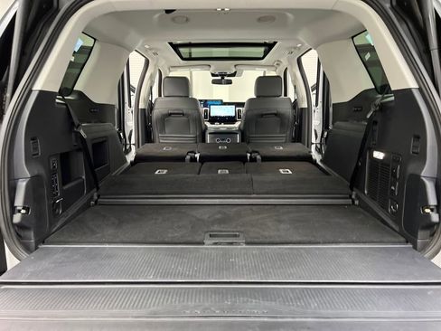 Used 2025 Ford Expedition Active AWD/4WD image 38