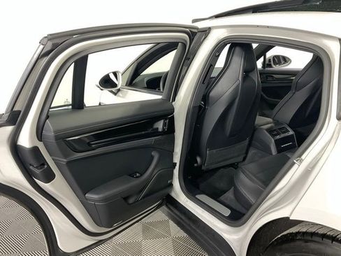 Used 2024 Porsche Panamera 4 image 32