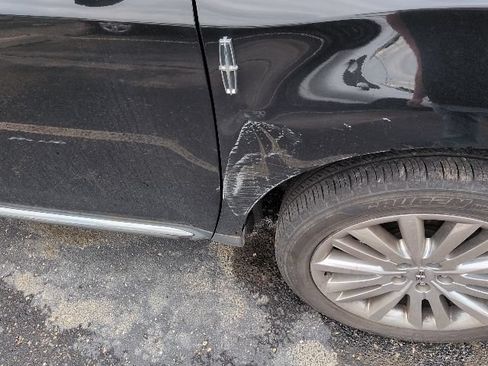 Used 2013 Lincoln MKX AWD image 12