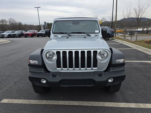 Used 2024 Jeep Wrangler Sport S image 9