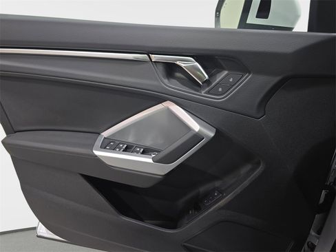 Used 2025 Audi Q3 2.0T Premium w/ Convenience Package image 26