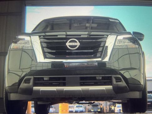 Certified 2024 Nissan Pathfinder Platinum w/ Cargo Package image 18