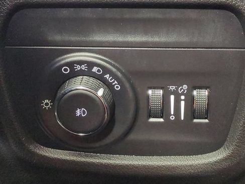 Certified 2022 Jeep Grand Cherokee L Overland w/ Luxury Tech Group IV AWD/4WD image 33