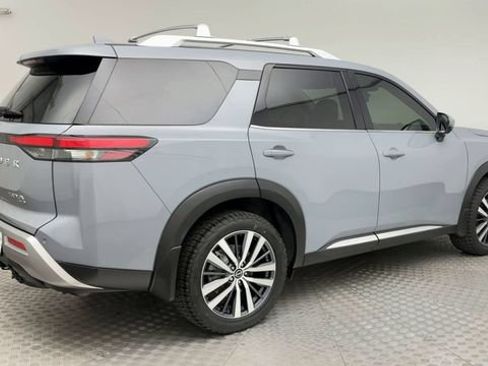 Used 2022 Nissan Pathfinder Platinum w/ Cargo Package AWD/4WD image 2