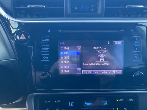 Used 2018 Toyota Corolla SE image 20