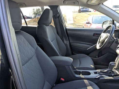 Used 2024 Toyota Corolla Cross LE image 30