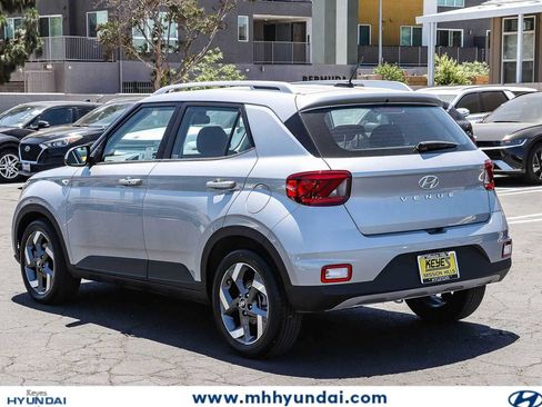 Certified 2025 Hyundai Venue SEL FWD image 2