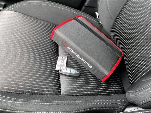 Used 2022 Mitsubishi Outlander ES AWD/4WD image 10