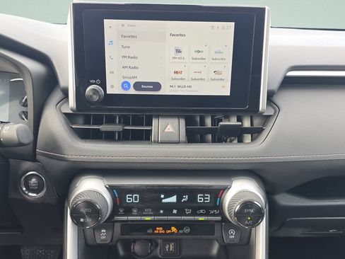 Used 2025 Toyota RAV4 XLE FWD image 14