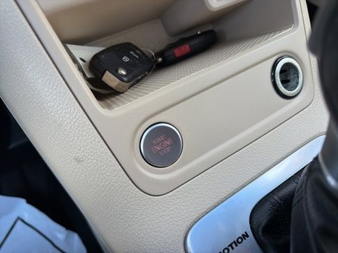 Used 2017 Volkswagen Tiguan Wolfsburg Edition image 27