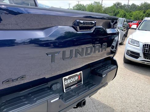 Used 2024 Toyota Tundra Limited AWD/4WD image 31