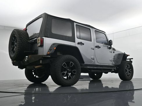 Used 2018 Jeep Wrangler Unlimited Sport AWD/4WD image 23