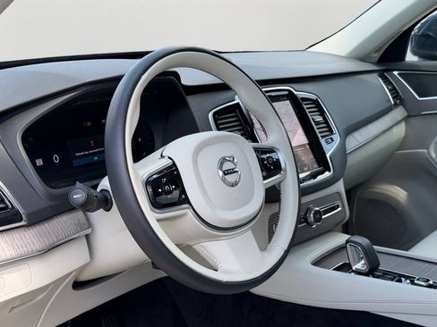 Certified 2023 Volvo XC90 B6 Plus AWD/4WD image 18