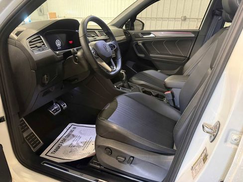 Certified 2023 Volkswagen Tiguan SE R-Line FWD image 19
