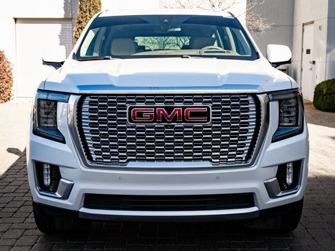 Used 2021 GMC Yukon XL Denali image 2