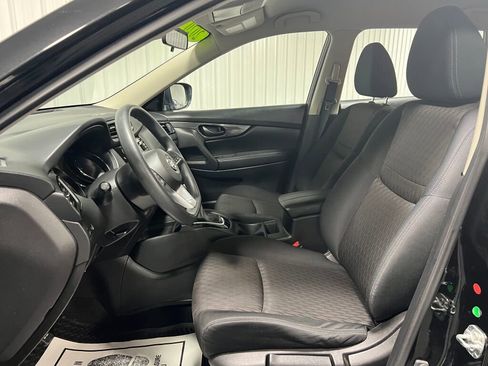 Used 2020 Nissan Rogue S image 5
