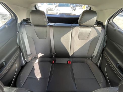 Used 2025 Buick Encore GX Preferred image 38