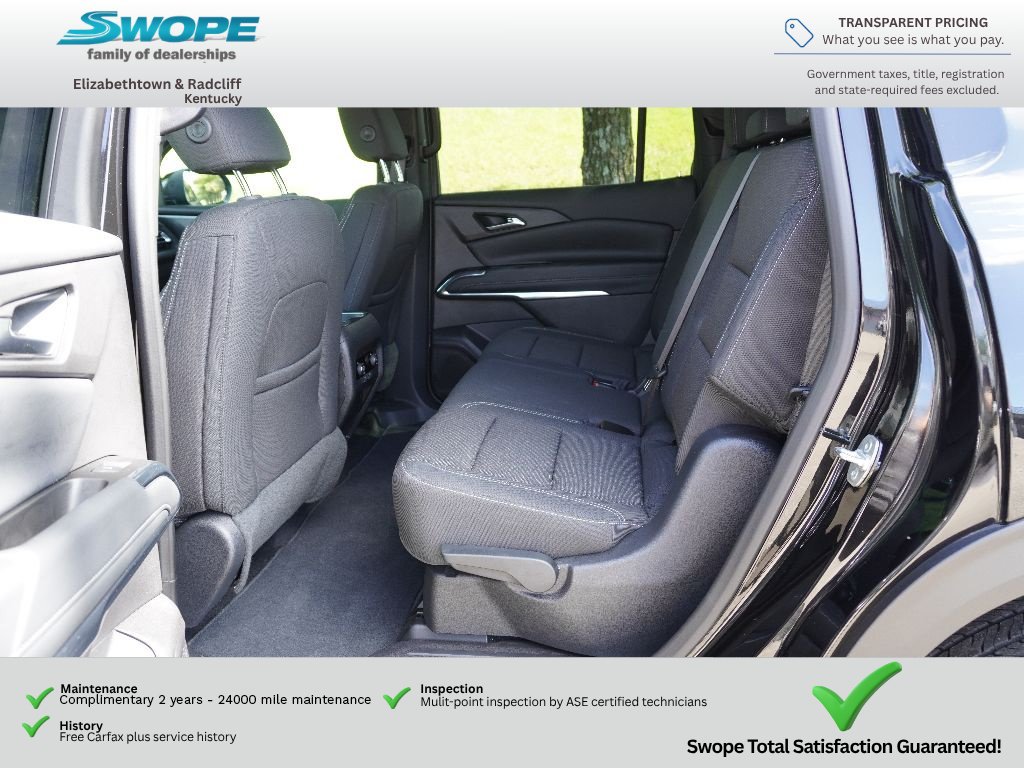 Used 2025 Chevrolet Traverse LT FWD image 12