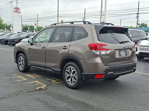 Used 2024 Subaru Forester Premium AWD/4WD image 4