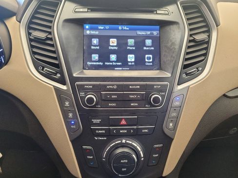 Used 2017 Hyundai Santa Fe SE image 25