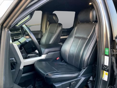 Used 2018 Ford F150 Lariat w/ Equipment Group 502A Luxury AWD/4WD image 8