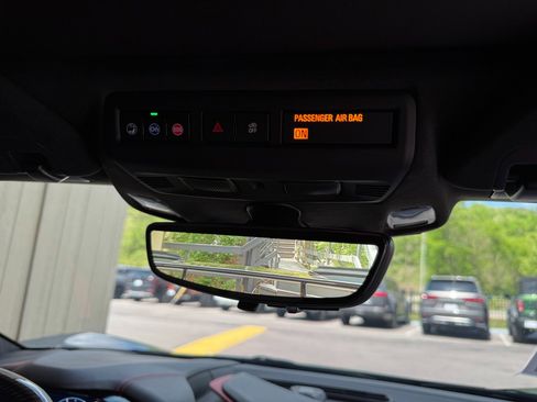 Used 2023 Chevrolet Corvette Stingray Premium Cpe w/ Z51 Performance Package image 28