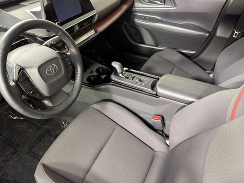 Used 2026 Toyota Prius Plug-In Hybrid image 9