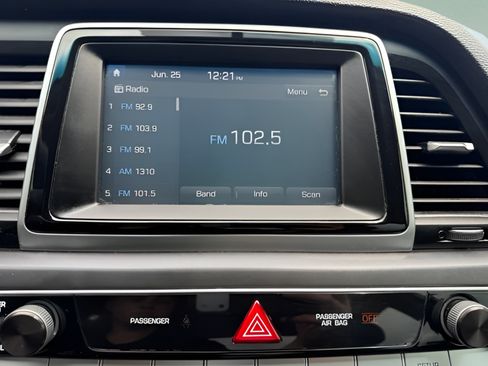 Used 2019 Hyundai Sonata SE FWD image 17