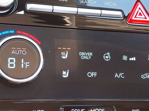 Used 2024 Hyundai Santa Fe Limited image 24