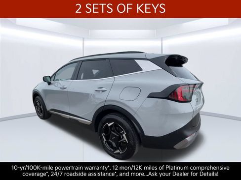 Certified 2026 Kia Sportage EX w/ EX Panorama Roof Package AWD/4WD image 8